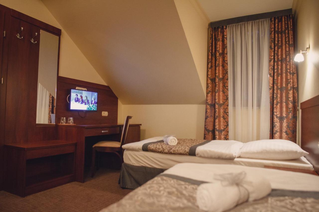 Nad Borkiem Hotel Kosarzyn  Екстериор снимка